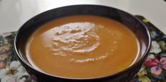 Soupe de carottes à la noix de coco.