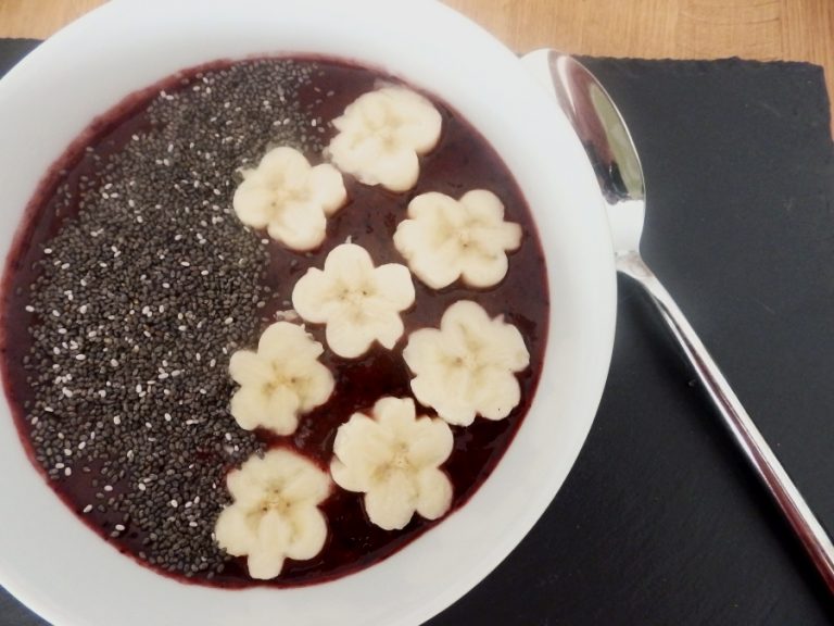 Bol de smoothie aux myrtilles Bol de smoothie aux myrtilles