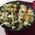 Salade de chou vert aux bleuets
